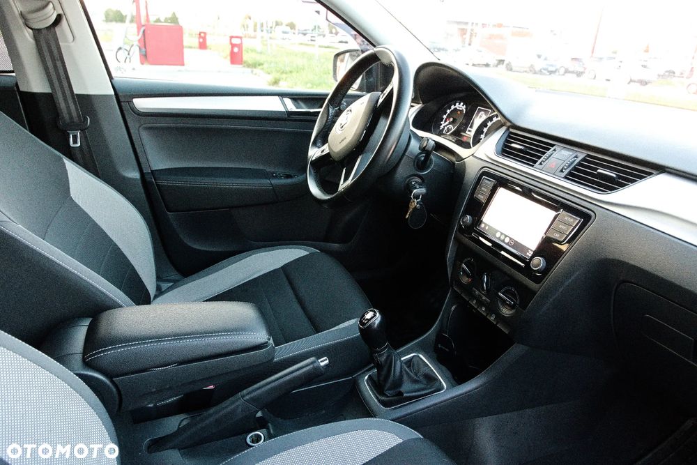 Skoda RAPID 1.6 TDI DPF Ambition - 18