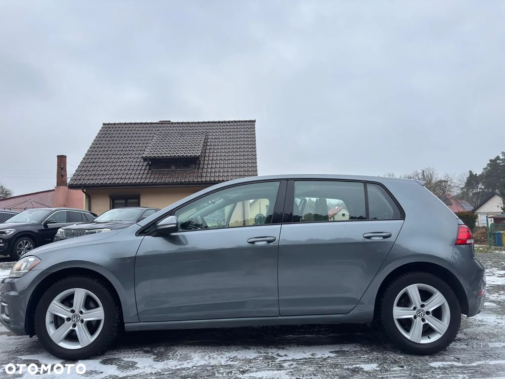 Volkswagen Golf - 22