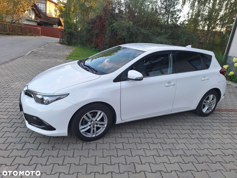 Toyota Auris - 14
