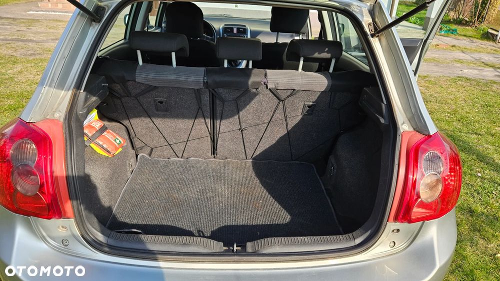 Toyota Auris 1.4 D-4D Luna - 17