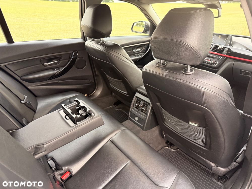 BMW Seria 3 330d xDrive Sport Line - 29
