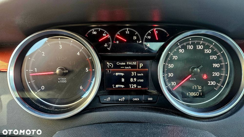 Peugeot 508 RXH BlueHDi 180 EAT6 Stop&Start - 32