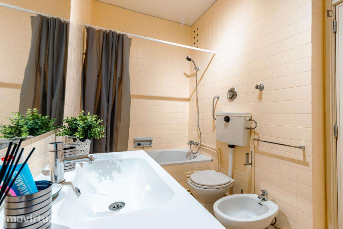 Quarto - localizado em Ramalde Porto - Grande imagem: 2/14