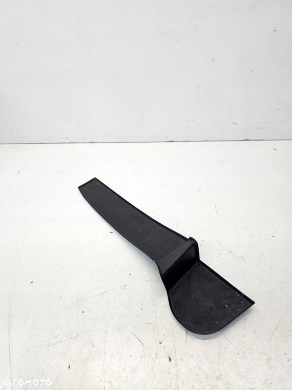 MATA GUMA DRZWI PRAWY PRZÓD AUDI Q5 8R 8R0868134 - 2