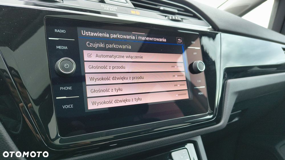 Volkswagen Touran - 23