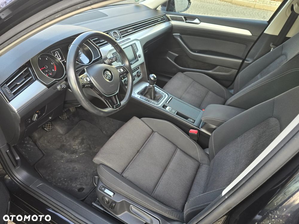 Volkswagen Passat 2.0 TDI SCR BlueMotion Technology 4Motion Trendline - 7