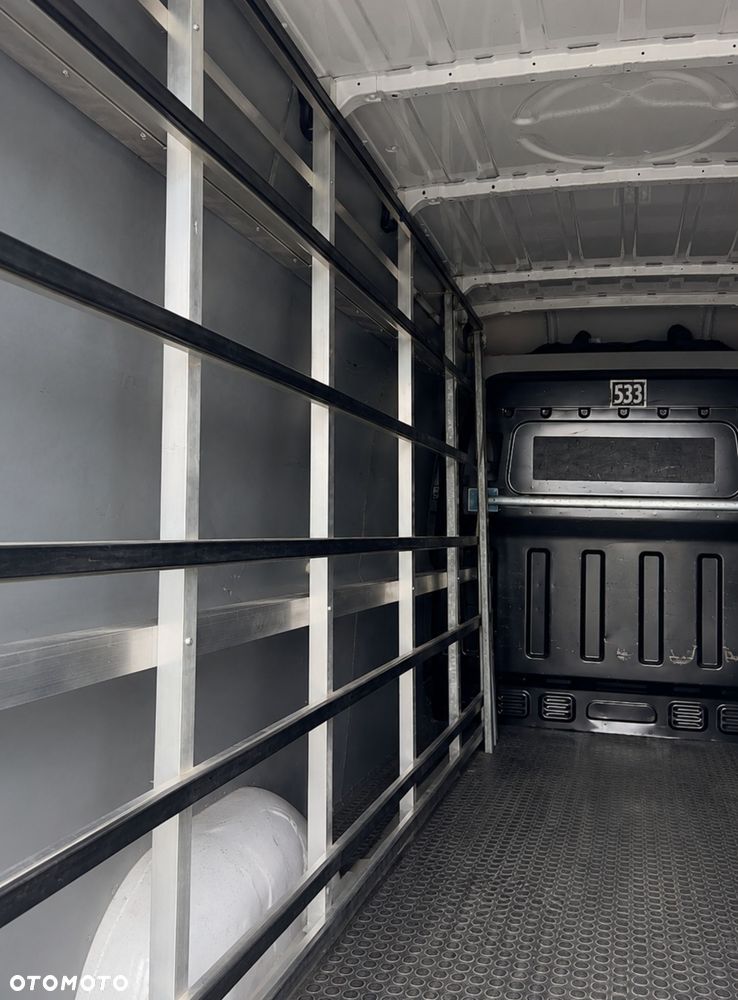 Hyundai H350 - 8