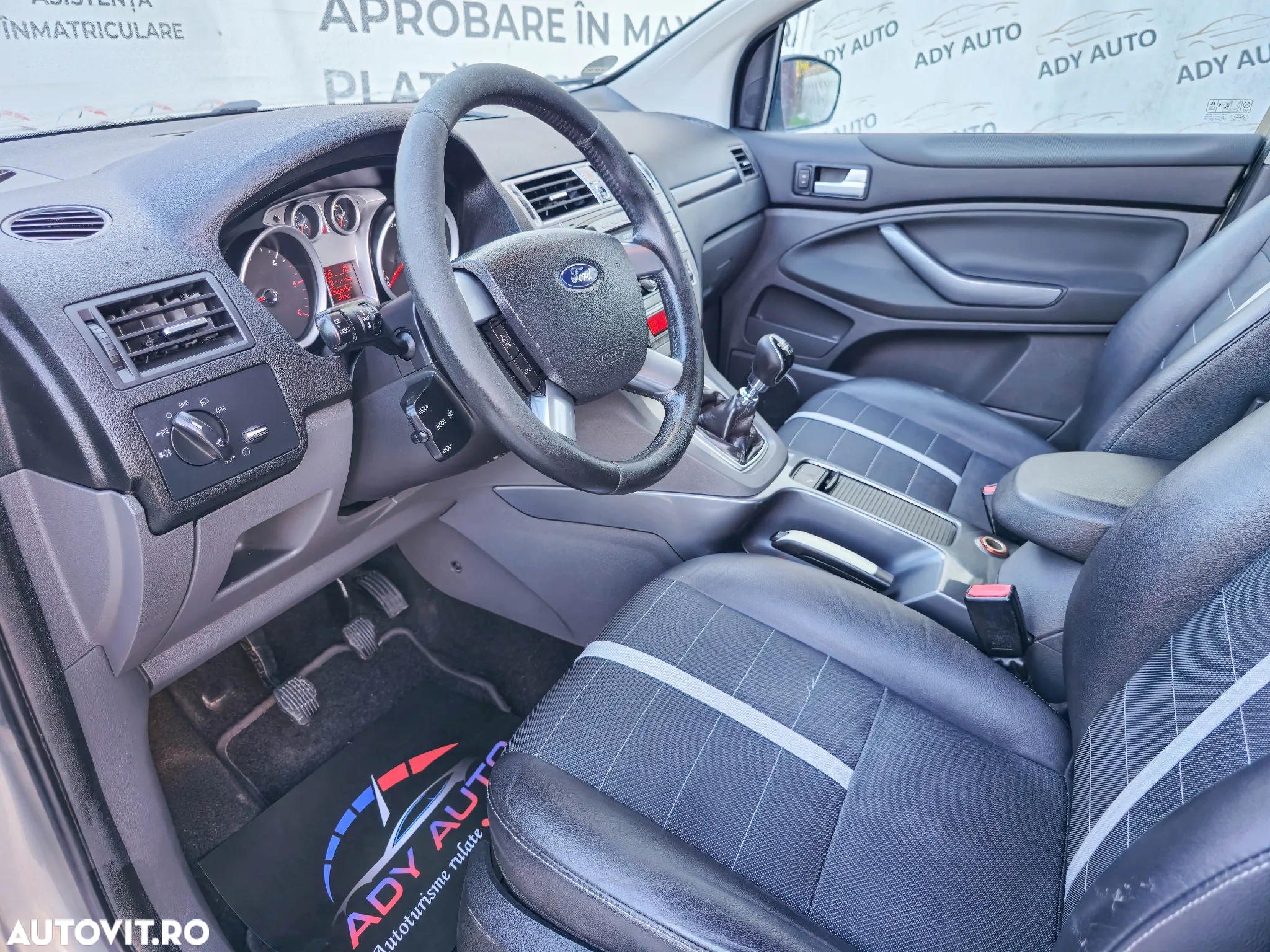 Ford Kuga 2.0 TDCi 4x4 Titanium - 8