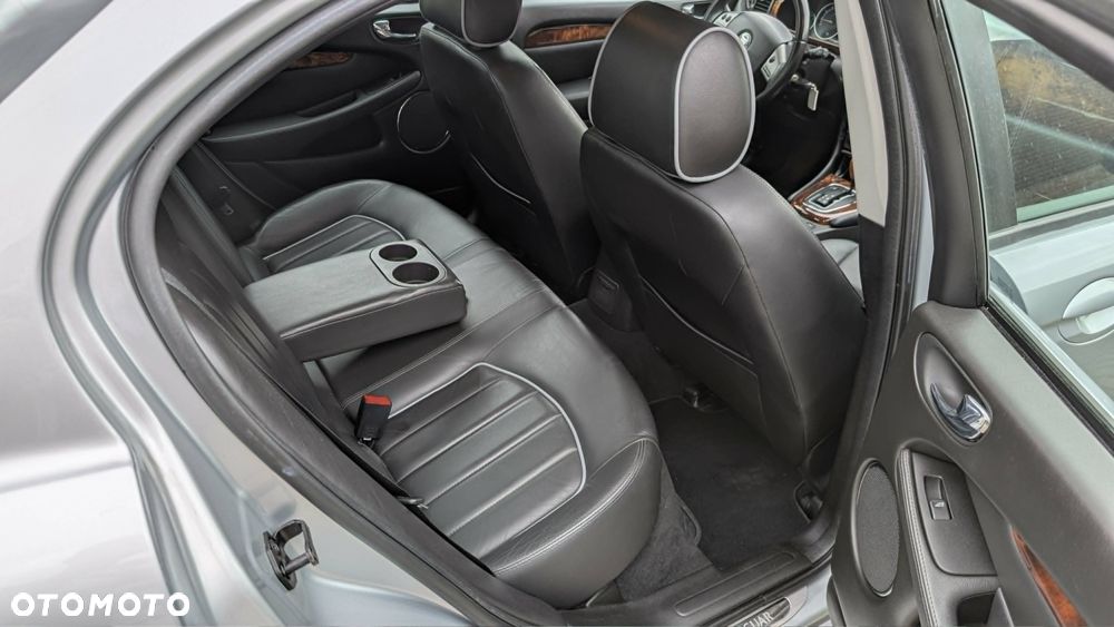Jaguar X-Type - 11