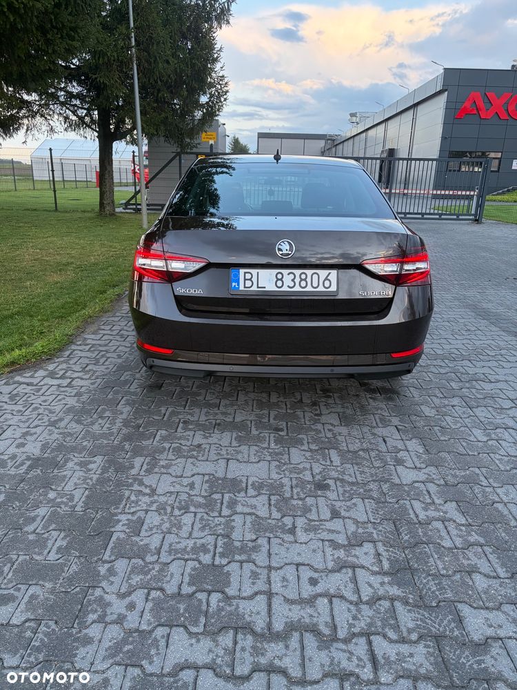 Skoda Superb 2.0 TDI Style DSG - 5