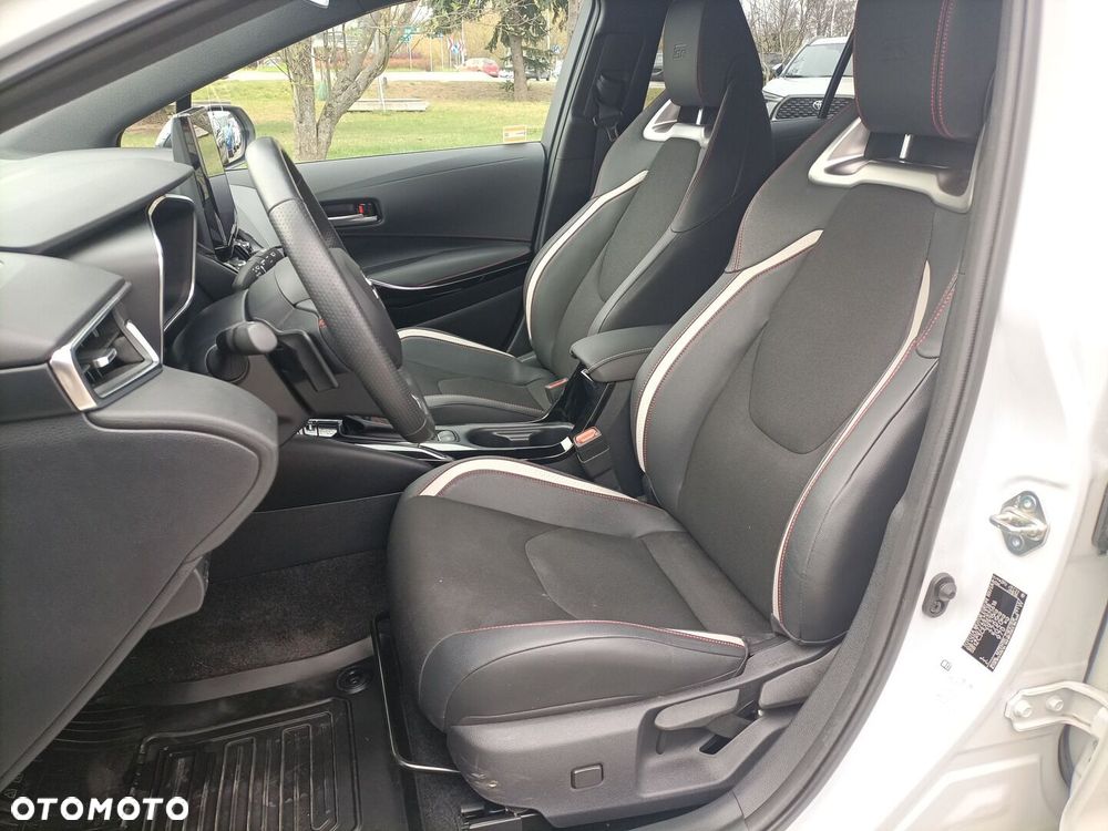 Toyota Corolla 2.0 Hybrid GR Sport Dynamic - 10