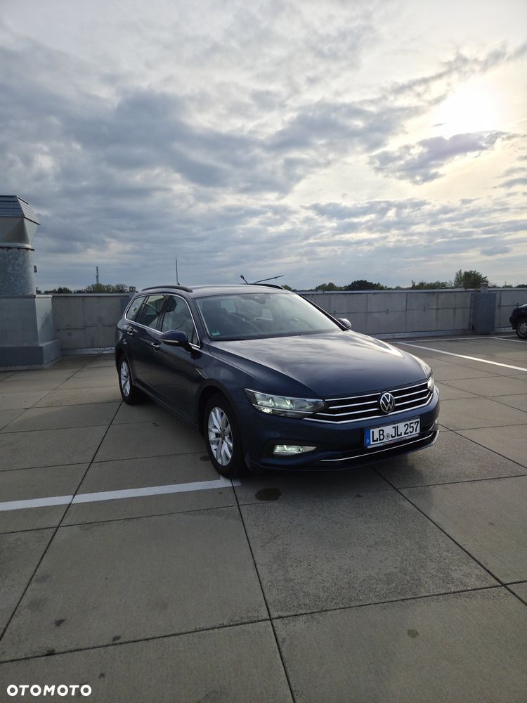 Volkswagen Passat - 20
