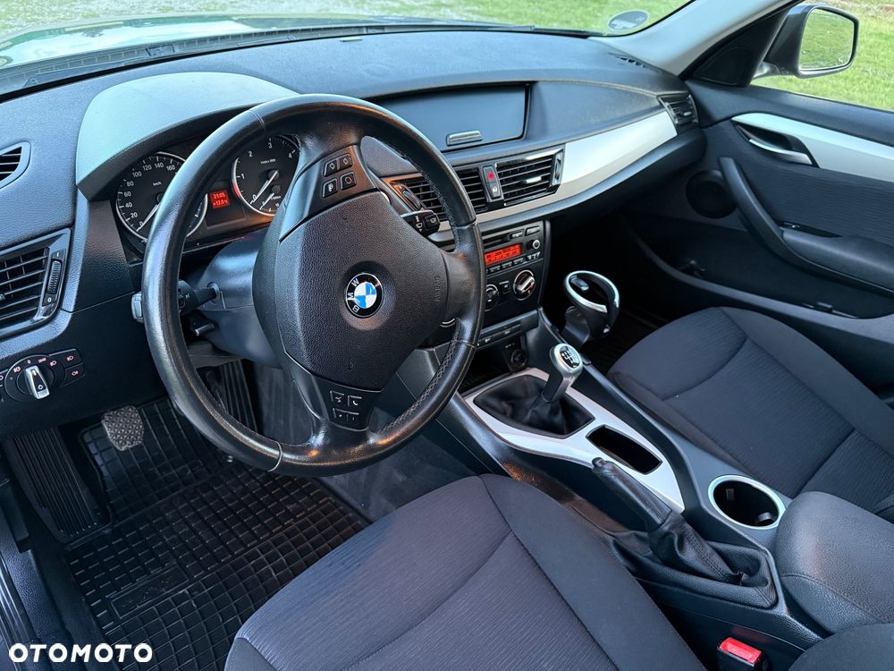 BMW X1 sDrive16d Sport Line - 7