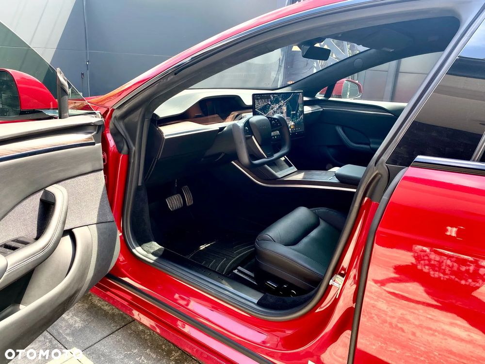 Tesla Model S - 11
