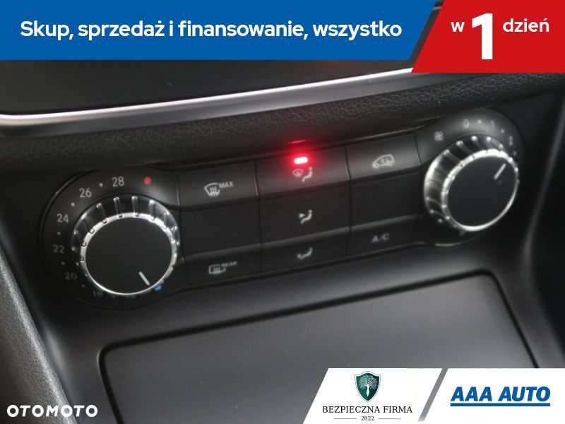 Mercedes-Benz GLA - 18