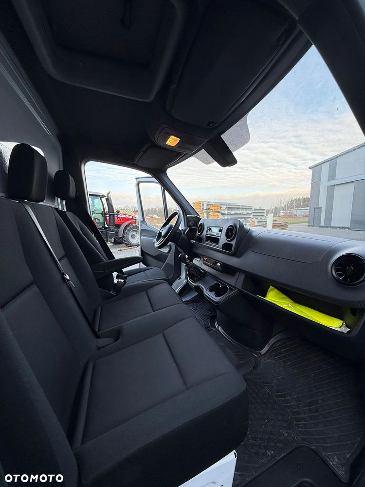 Mercedes-Benz SPRINTER - 10