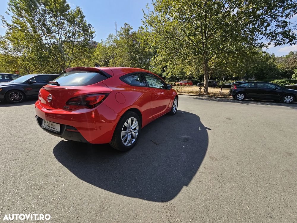 Opel Astra 2012 photo 3