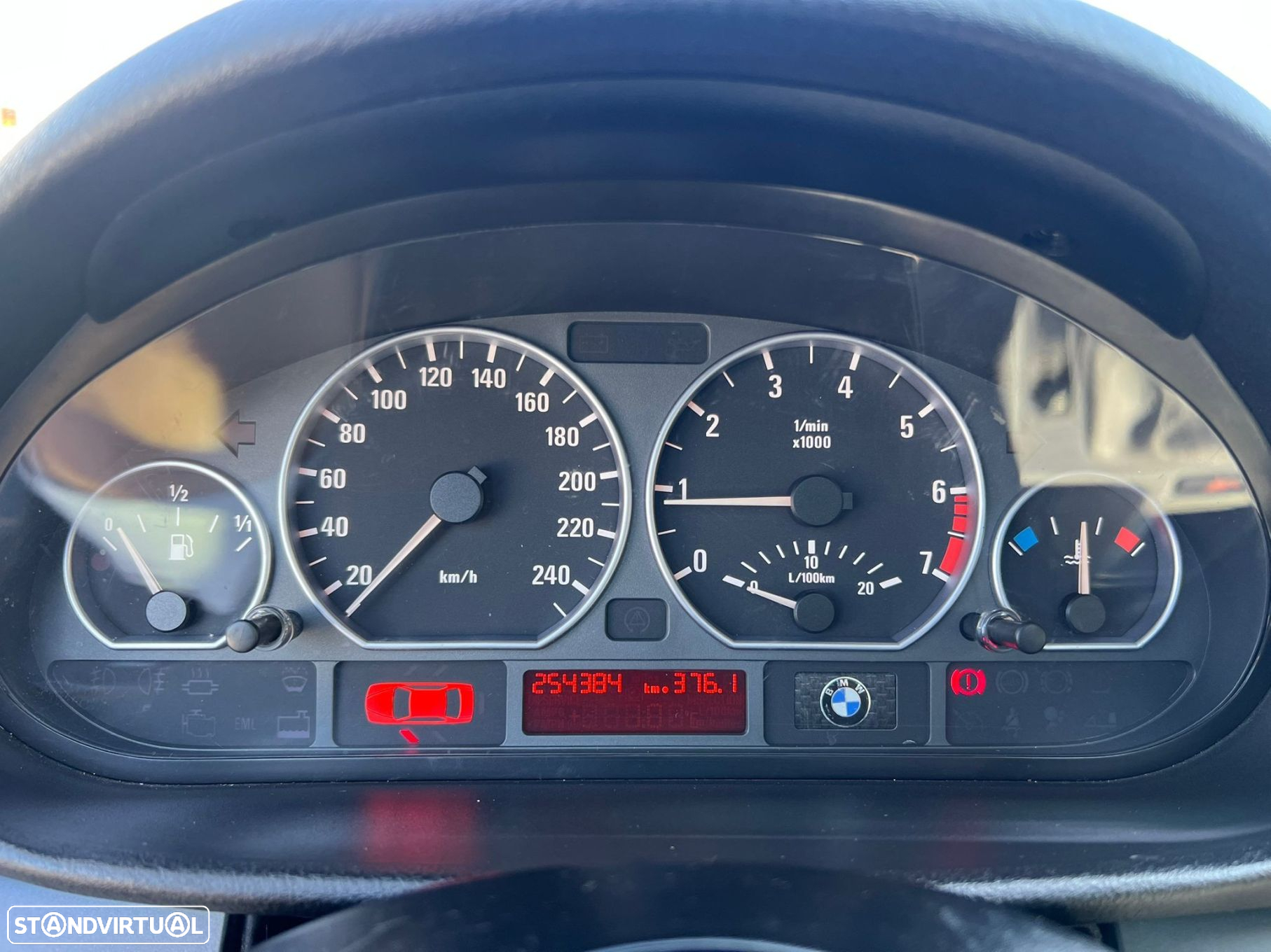 BMW 318 i Touring - 29