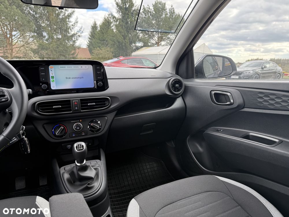 Hyundai i10 1.0 Fifa World Cup Edition - 16