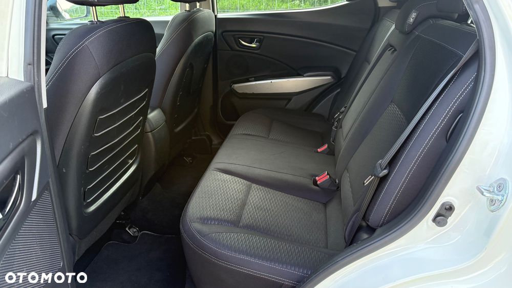SsangYong/KGM Tivoli e-XGi 160 2WD Black+White - 21