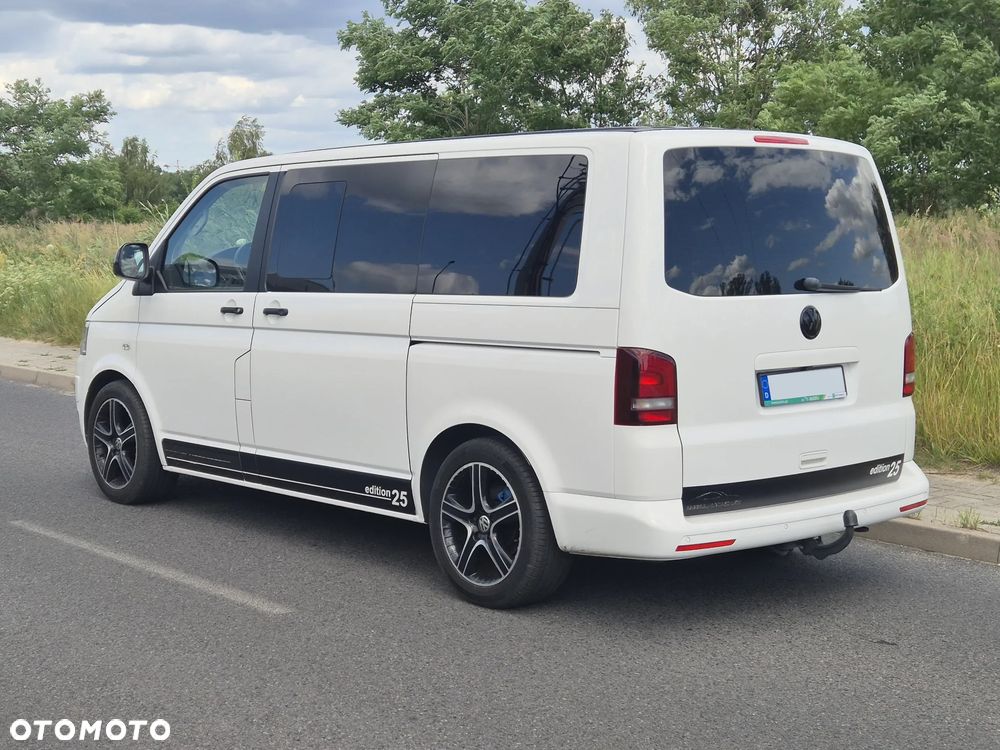 Volkswagen Multivan - 12
