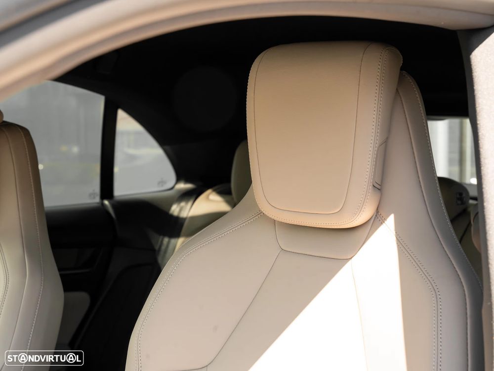 Porsche Macan Electric 4 - 16