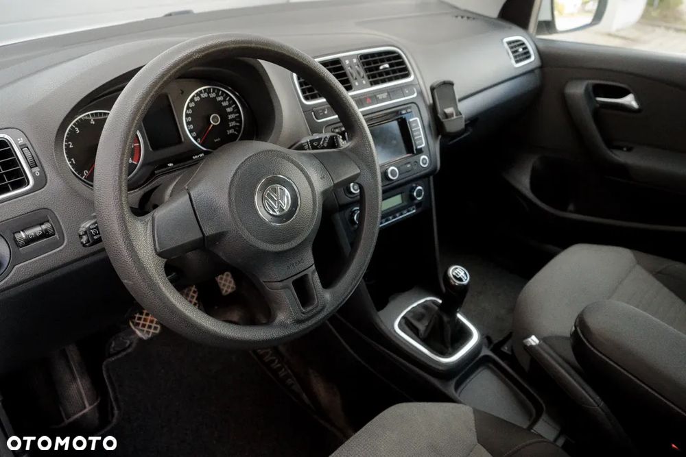 Volkswagen Polo 1.4 16V Highline - 16