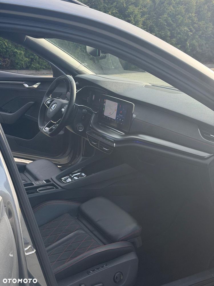 Skoda Octavia 2.0 TDI DSG RS Plus - 9