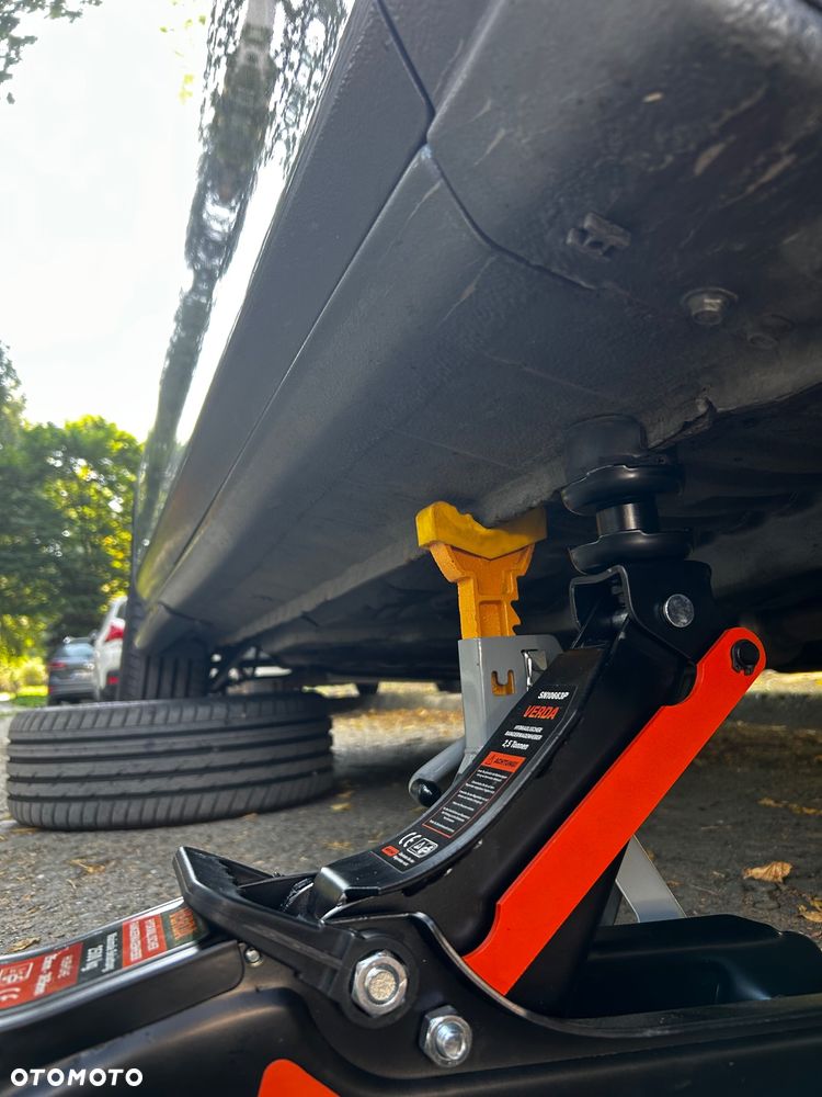 Mazda 323F 2.0 V6 GT - 33