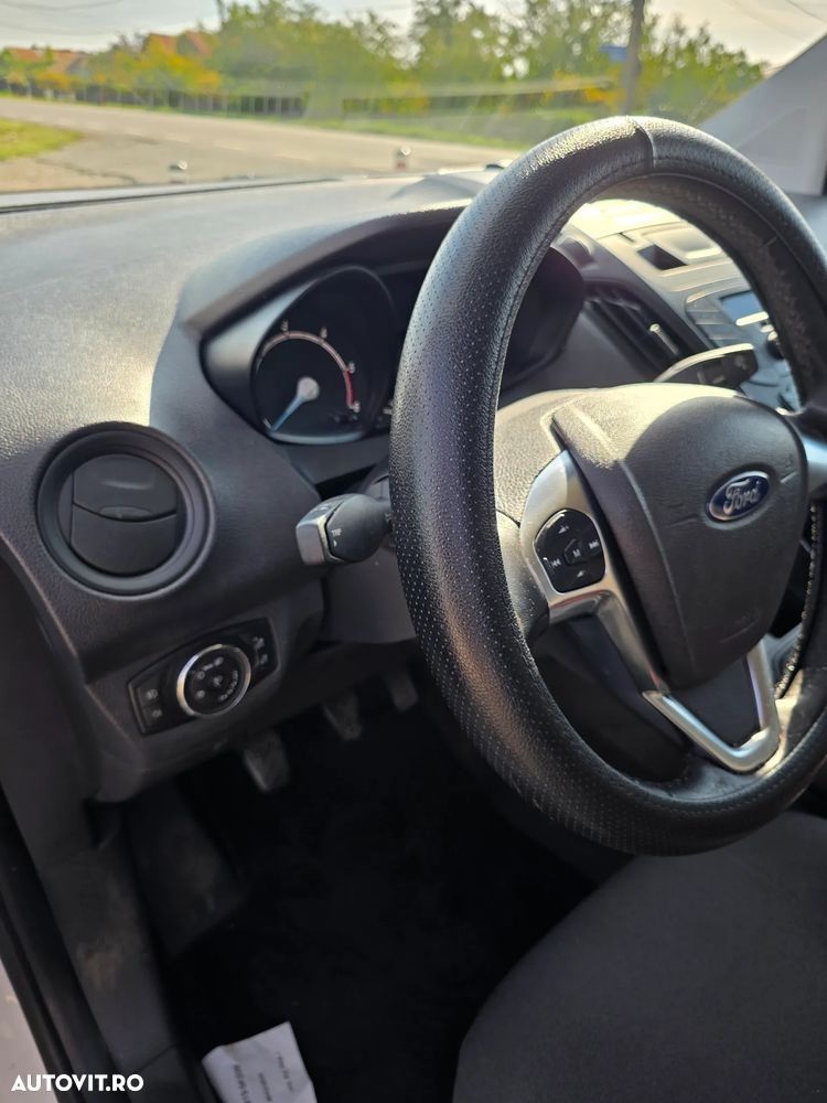 Ford Courier - 19