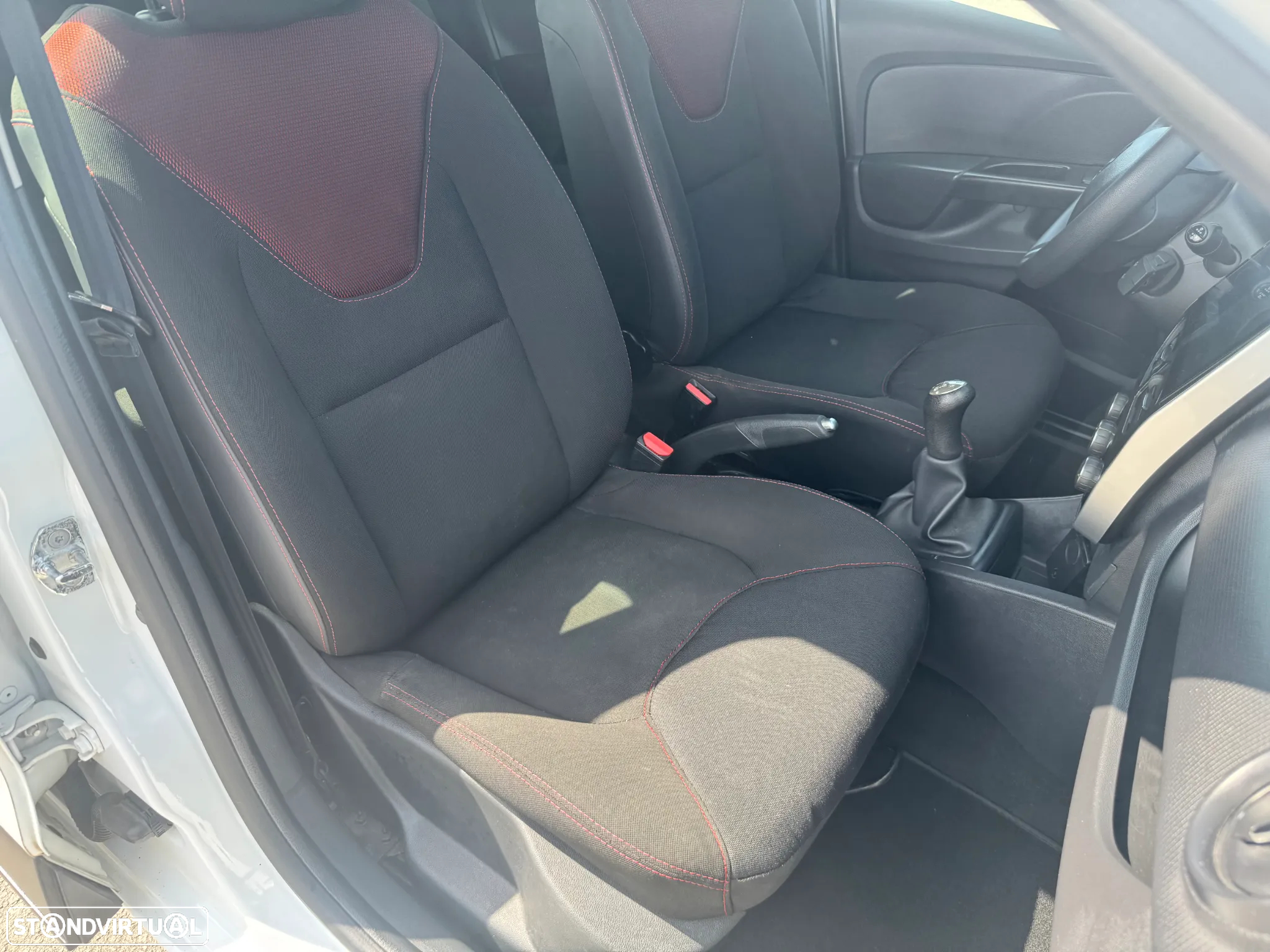 Renault Clio 1.5 dCi Comfort - 23