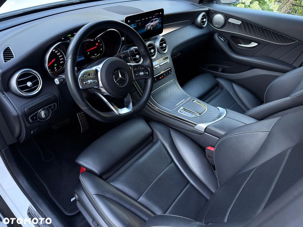 Mercedes-Benz GLC 250 4Matic 9G-TRONIC AMG Line - 31