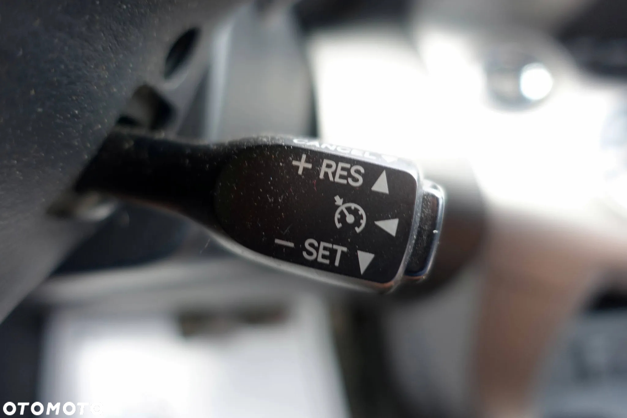 Toyota RAV4 2.2 D-CAT Premium - 24