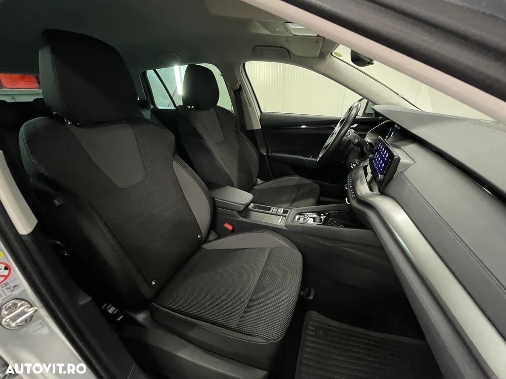 Skoda Octavia 2.0 TDI DSG Ambition - 11