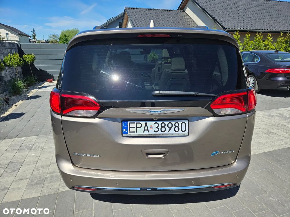 Chrysler Pacifica - 4