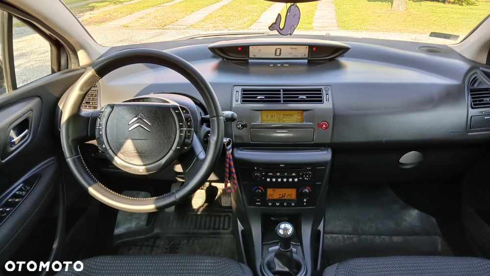 Citroën C4 1.6 HDi Advance - 11