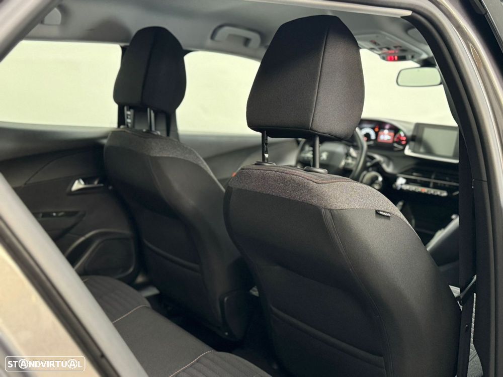Peugeot 2008 1.2 PureTech Active Pack - 18