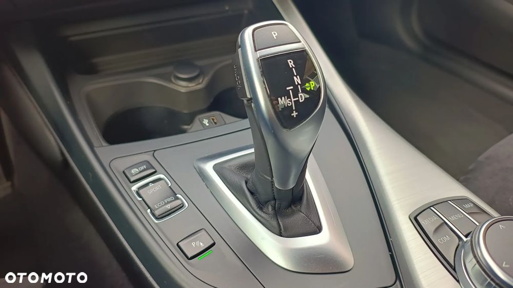 BMW Seria 2 225d M Sport - 10