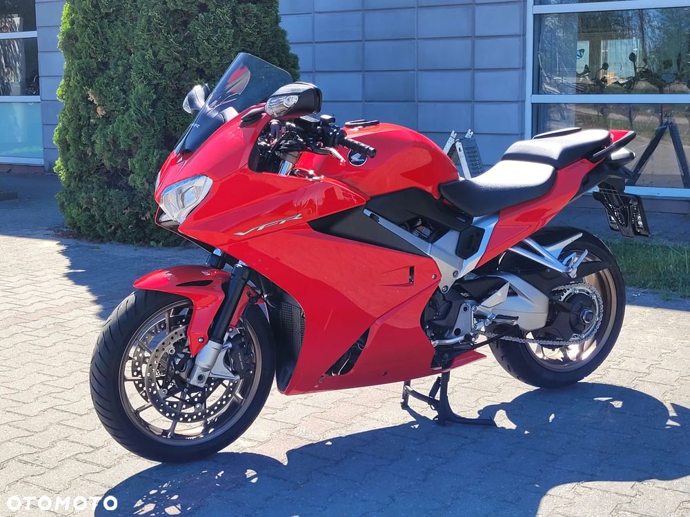 Honda VFR - 22