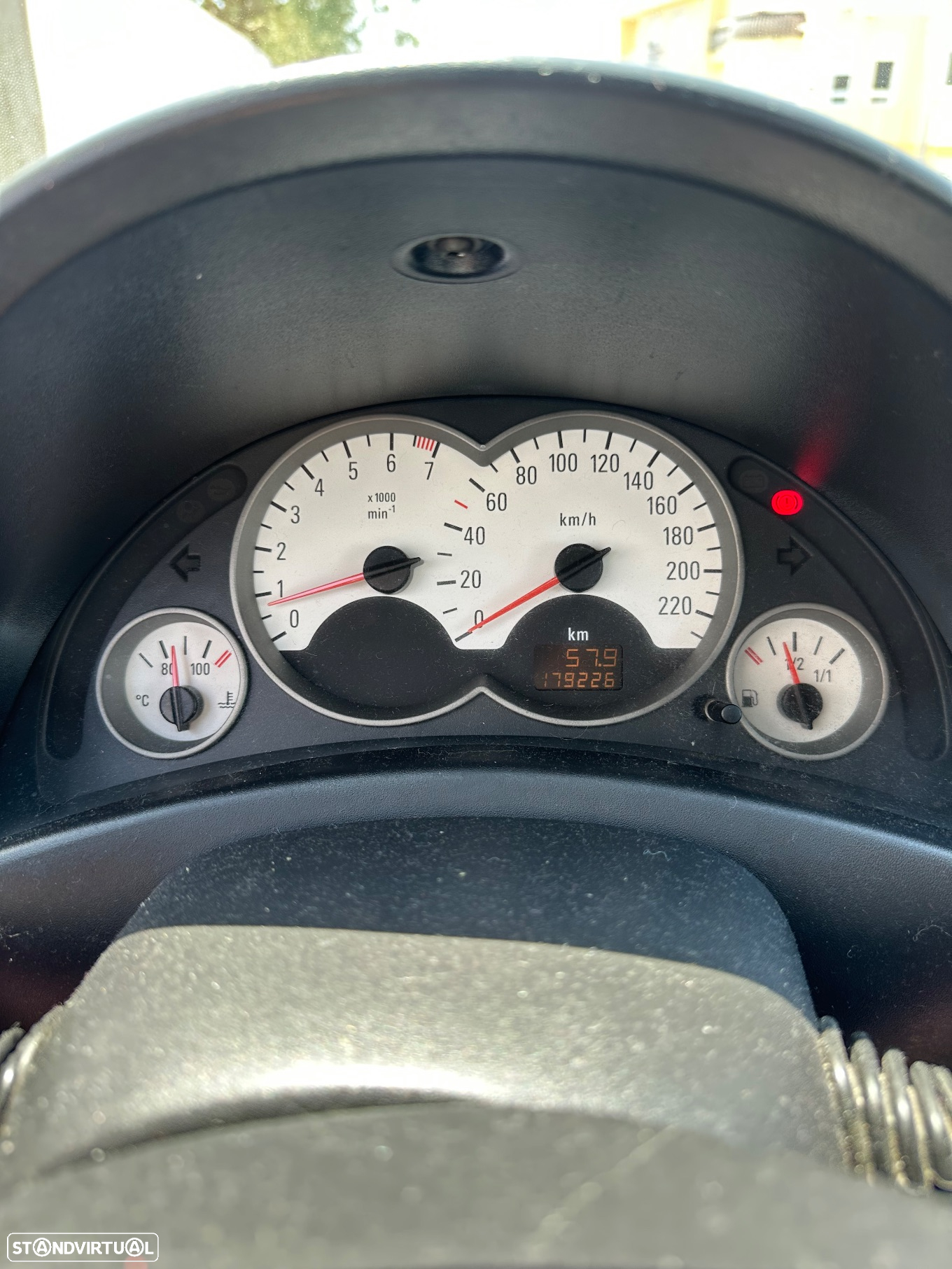 Opel Corsa 1.4 16V Sport - 6