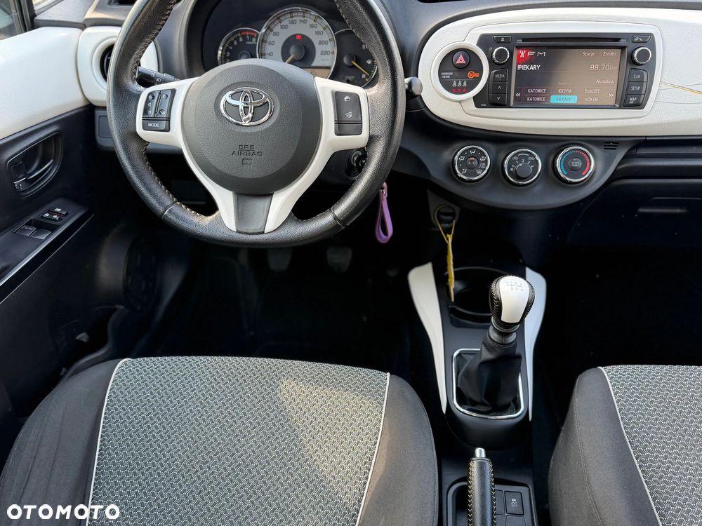 Toyota Yaris 1.33 VVT-i Executive - 1