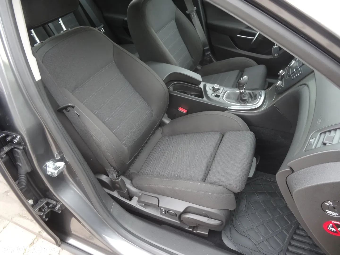 Opel Insignia 1.6 Turbo Sport - 25