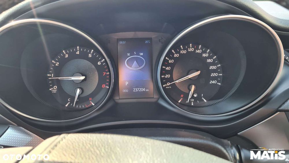 Toyota Avensis - 9