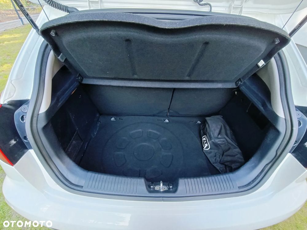 Kia Rio - 17