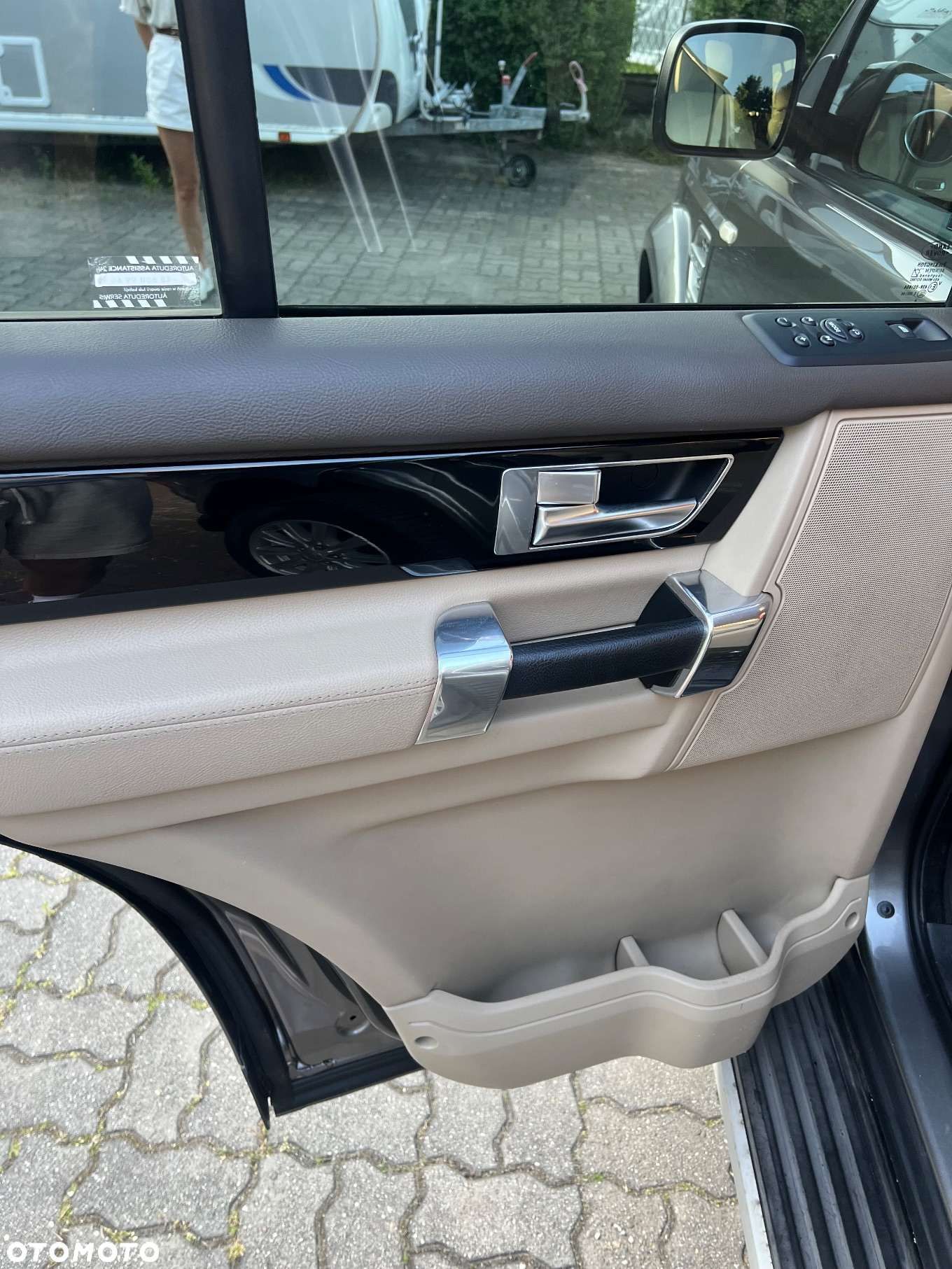 Land Rover Discovery IV 2.7D V6 HSE - 21