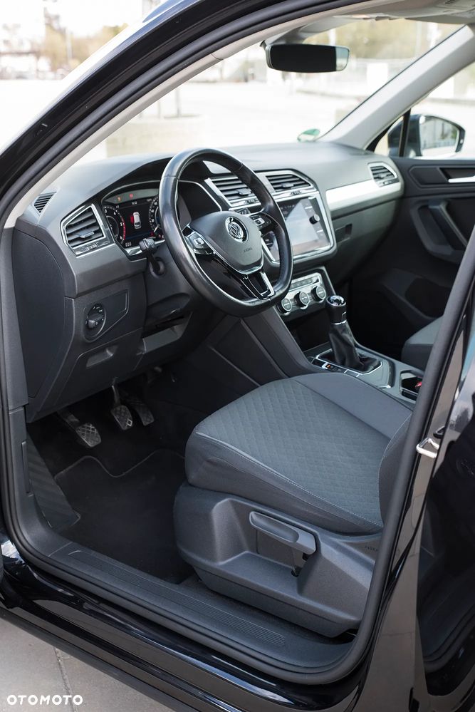 Volkswagen Tiguan 2.0 TDI SCR Elegance - 25
