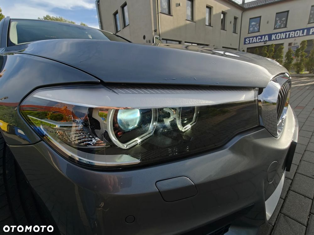 BMW Seria 5 520d M Sport Edition - 12