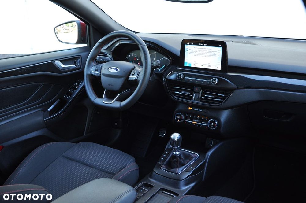 Ford Focus 1.5 EcoBoost STart-Stopp-System ST-Line - 29