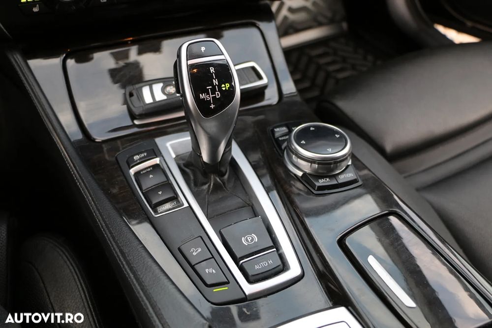 BMW Seria 5 530d xDrive - 11