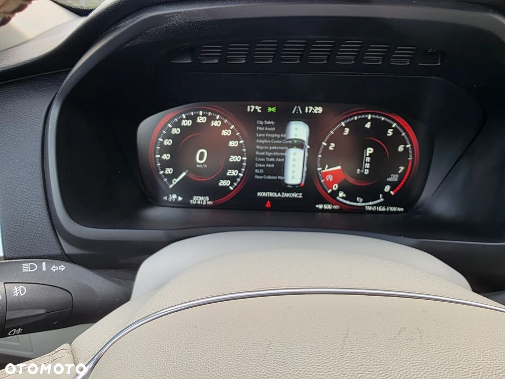 Volvo XC 90 T6 AWD Geartronic Momentum - 26